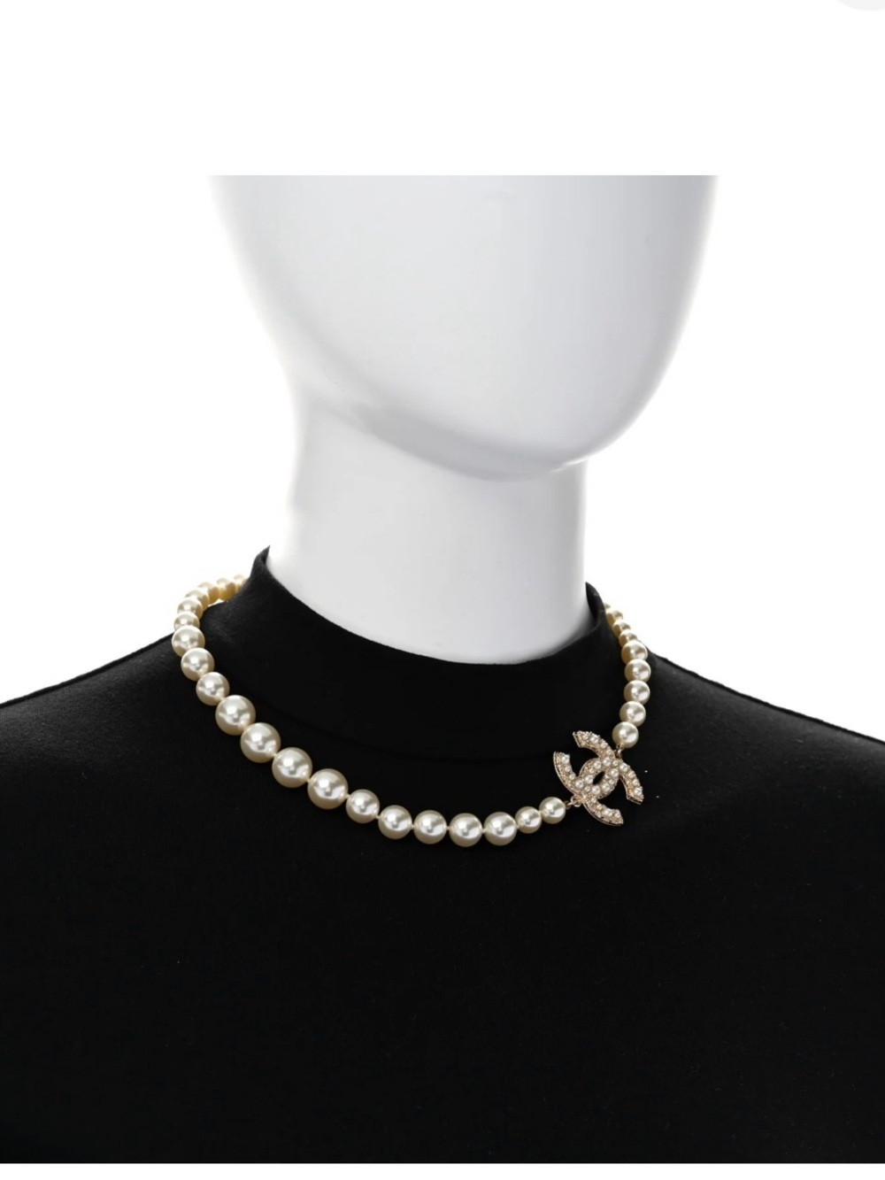 Chanel 100th Anniversary Pearl and Crystal CC Logo Necklace in Ivory and Gold - Picture 14 of 14